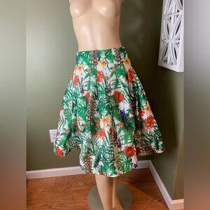 Gracia floral flowing skirt size small excellent condition